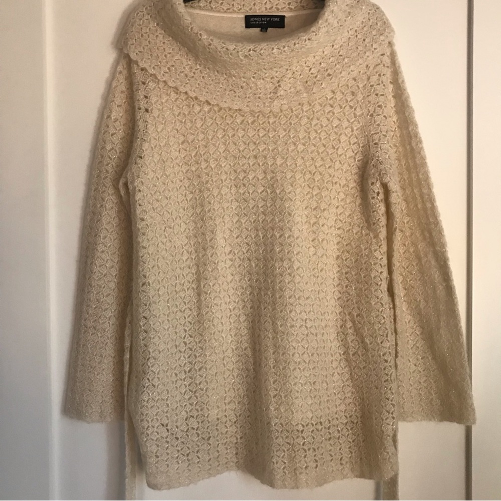 Jones New York off white cowl neck sweater with metallic threading, Sz. L